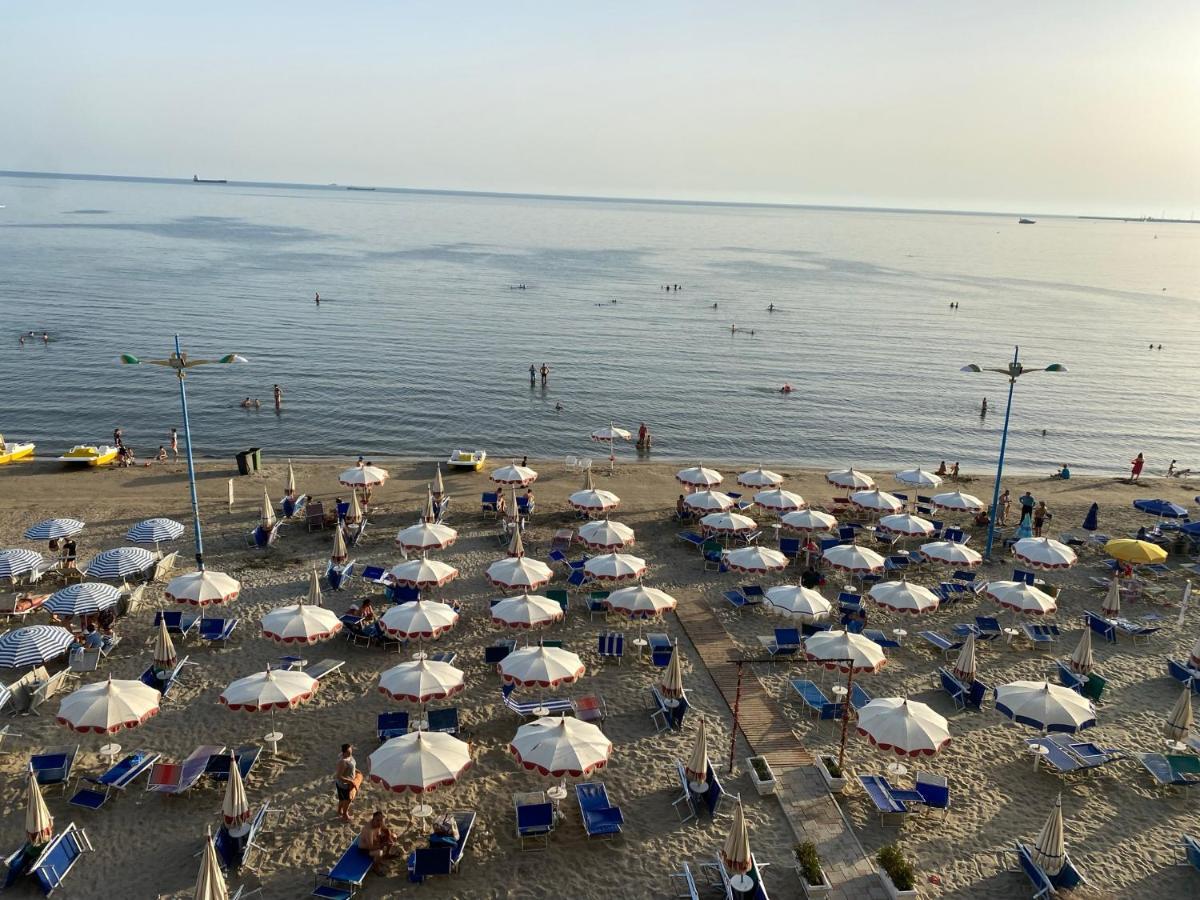 Hotel Alion Durrës Exteriör bild